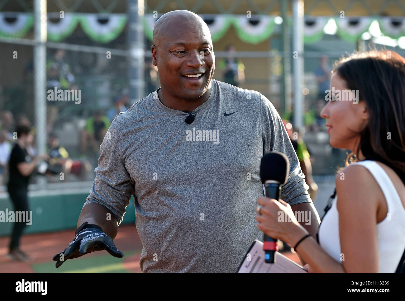Bo jackson hi-res stock photography and images - Alamy