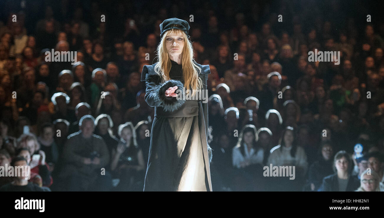 Berlin, Germany. 17th Jan, 2017. Actress Veruschka Graefin von Lehndorff presenting a creation by label Esther Perbandt during Mercedes-Benz Fashion Week in Berlin, Germany, 17 January 2017. Credit: dpa picture alliance/Alamy Live News Stock Photo
