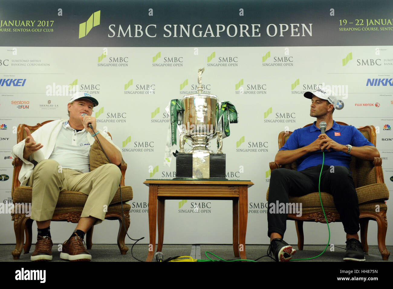 Singapore. 18th Jan, 2017. South African golfer Ernie Els(L) and Australian golfer Adam Scott attend the Singapore Open golf tournament pre-competition press conference in Singapore, Jan. 18, 2017. The Singapore Open will be held at Singapore's Sentosa Golf Club from Jan. 19 to Jan. 22. Credit: Then Chih Wey/Xinhua/Alamy Live News Stock Photo