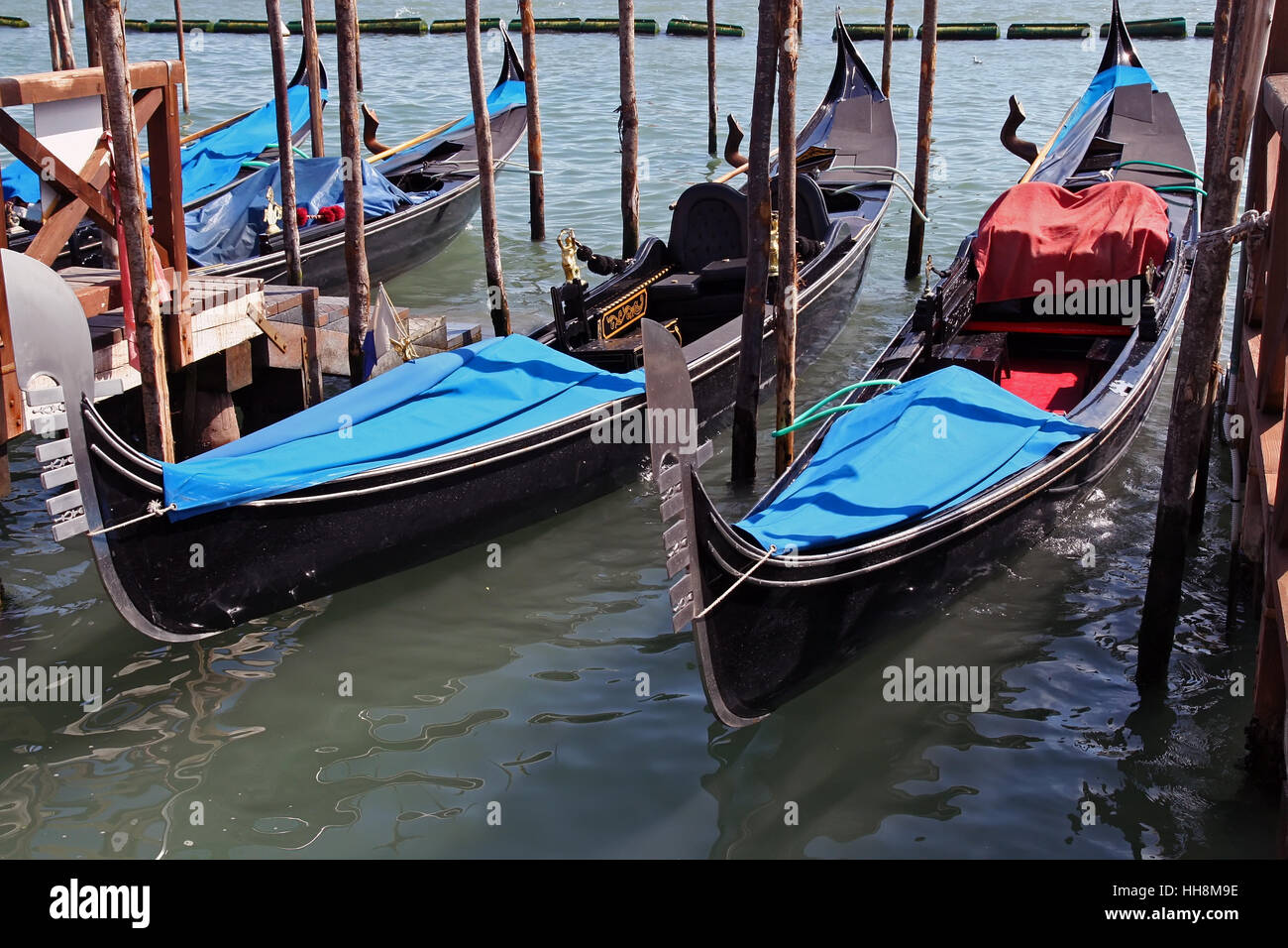 Gondola tradition boat hi-res stock photography and images - Alamy