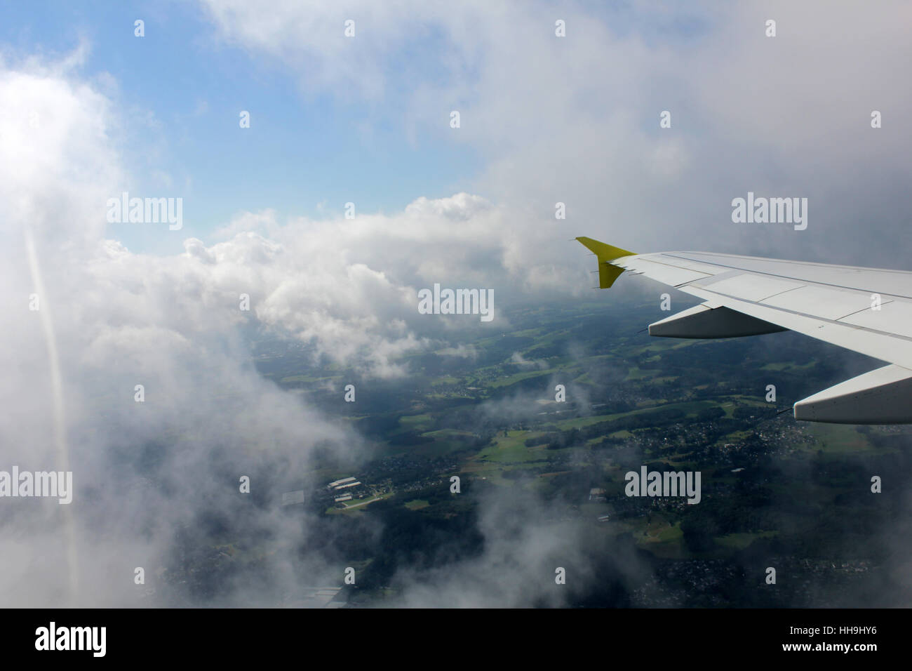 cloud, blank, european, caucasian, wing, rain cloud, fly, flies, flys