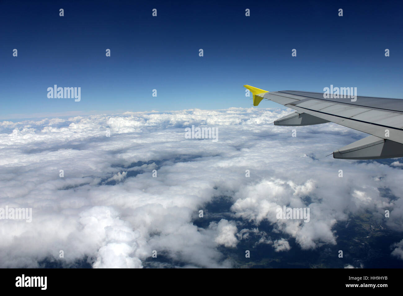 cloud, blank, european, caucasian, wing, rain cloud, fly, flies, flys