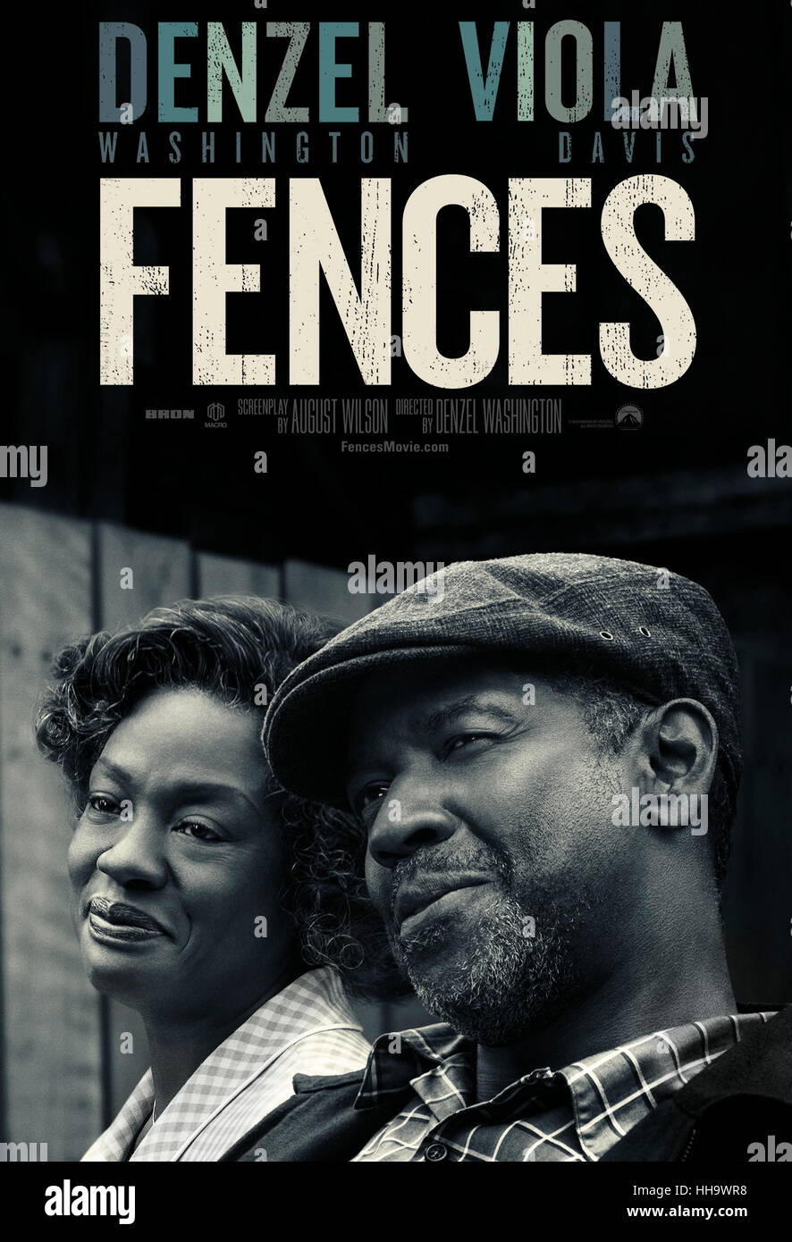 RELEASE DATE: December 25, 2016 TITLE: Fences STUDIO: Paramount Pictures DIRECTOR: Denzel Washington PLOT: An African American father struggles with race relations in the United States while trying to raise his family in the 1950s and coming to terms with the events of his life STARRING: Denzel Washington as Troy, Viola Davis as Rose poster art (Credit: © Paramount Pictures/Entertainment Pictures) Stock Photo