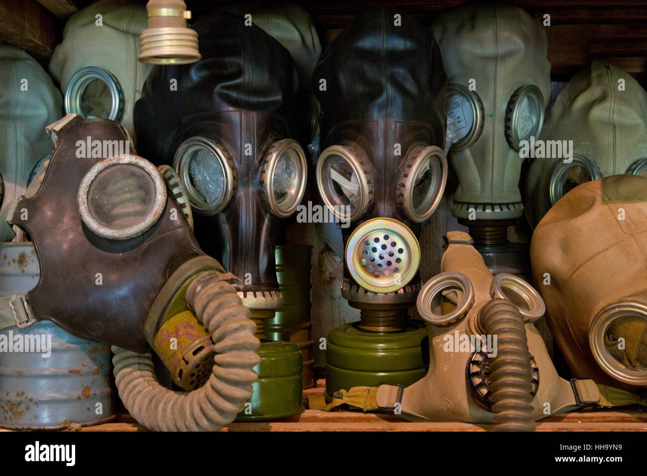 Противогаз пбф сталкер. Какие противогазы нельзя использовать. Советский противогаз шмс 2. Израильский противогаз model 4. Клапан 11 4 на противогаз лкв.