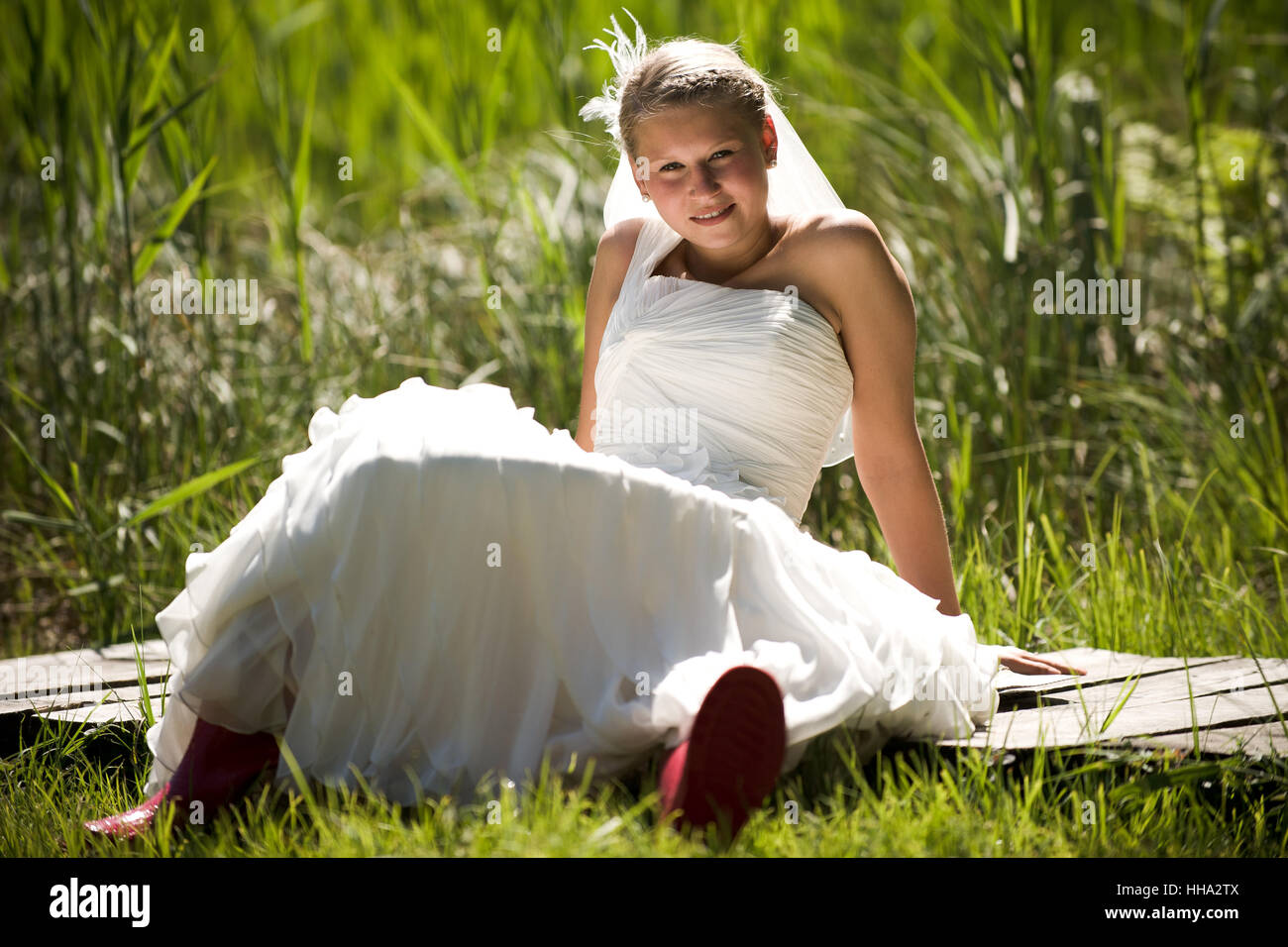Dirty bride hi-res stock photography and images - Alamy