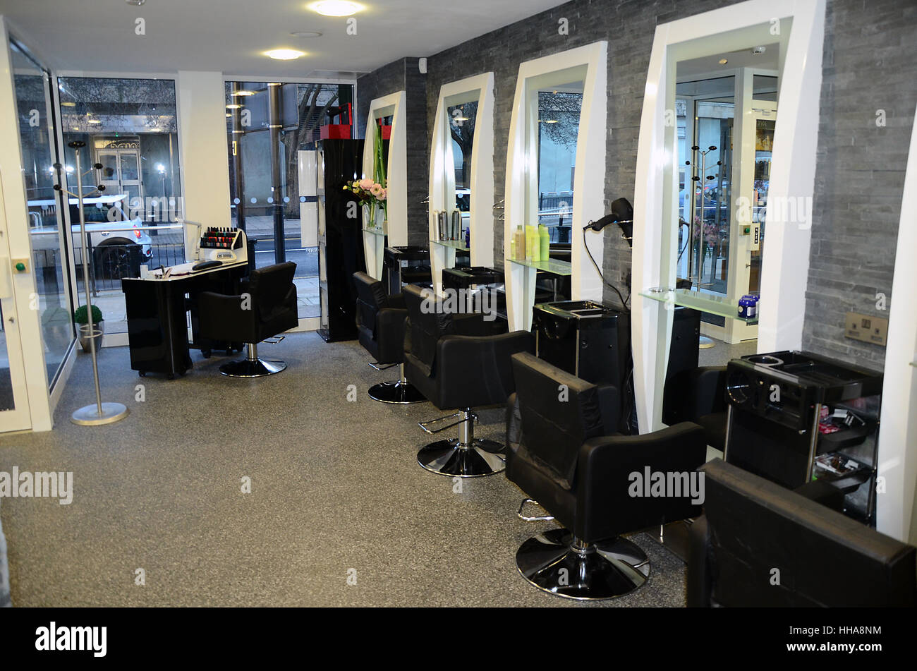 Hair and beauty salon Stock Photo Alamy