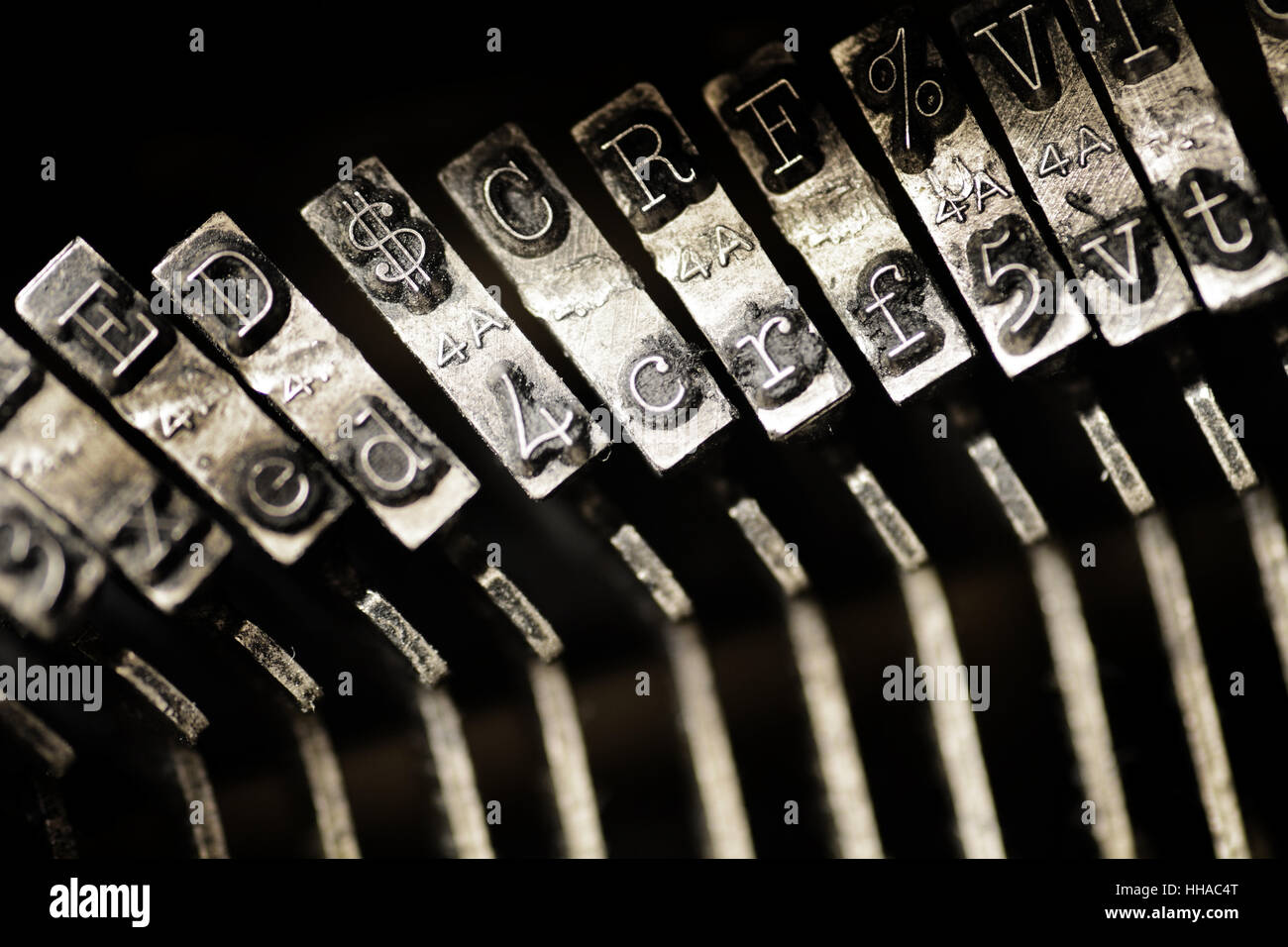 Old black metal typwriter hi-res stock photography and images - Alamy