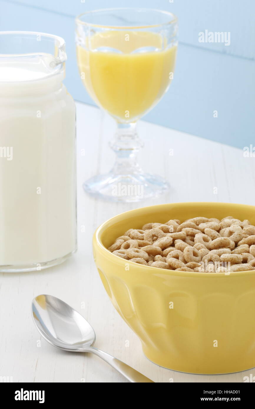 Delicious and nutritious lightly toasted honey, nuts and oats cereal