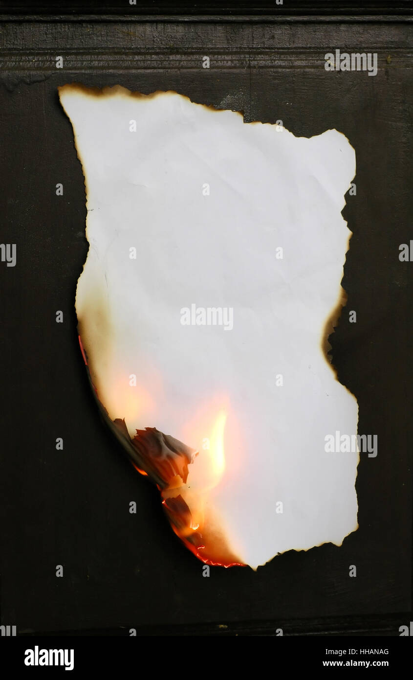 Горящая бумага. Горит ли бумага. Горящая бумага. Бумага горит. Горит ли бумага.