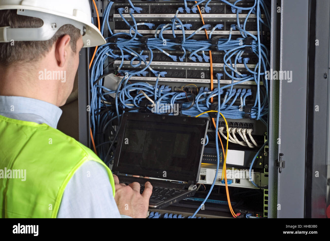 guy, blue, laptop, notebook, computers, computer, PC, job, it, measured