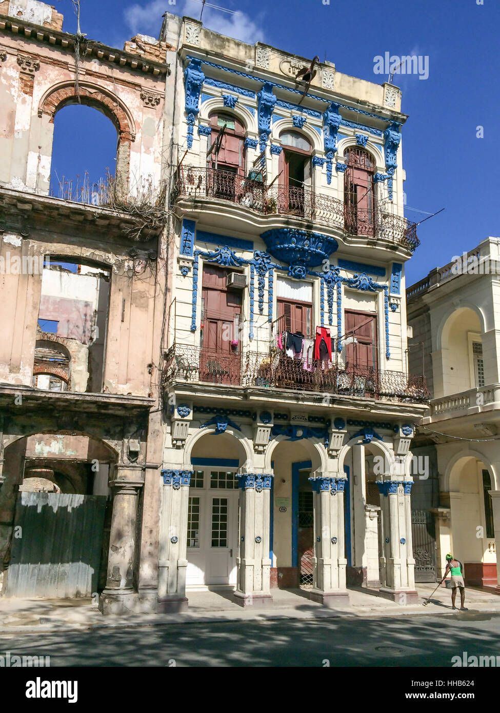 Colorful colonial building in Havana, Cuba Stock Photo - Alamy