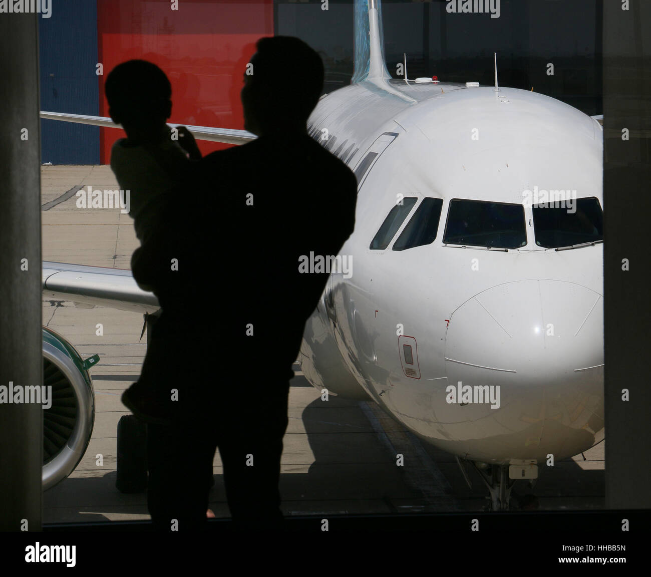 Airport silhouette hi-res stock photography and images - Alamy