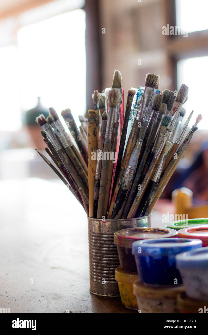 Brushes images hi-res stock photography and images - Alamy