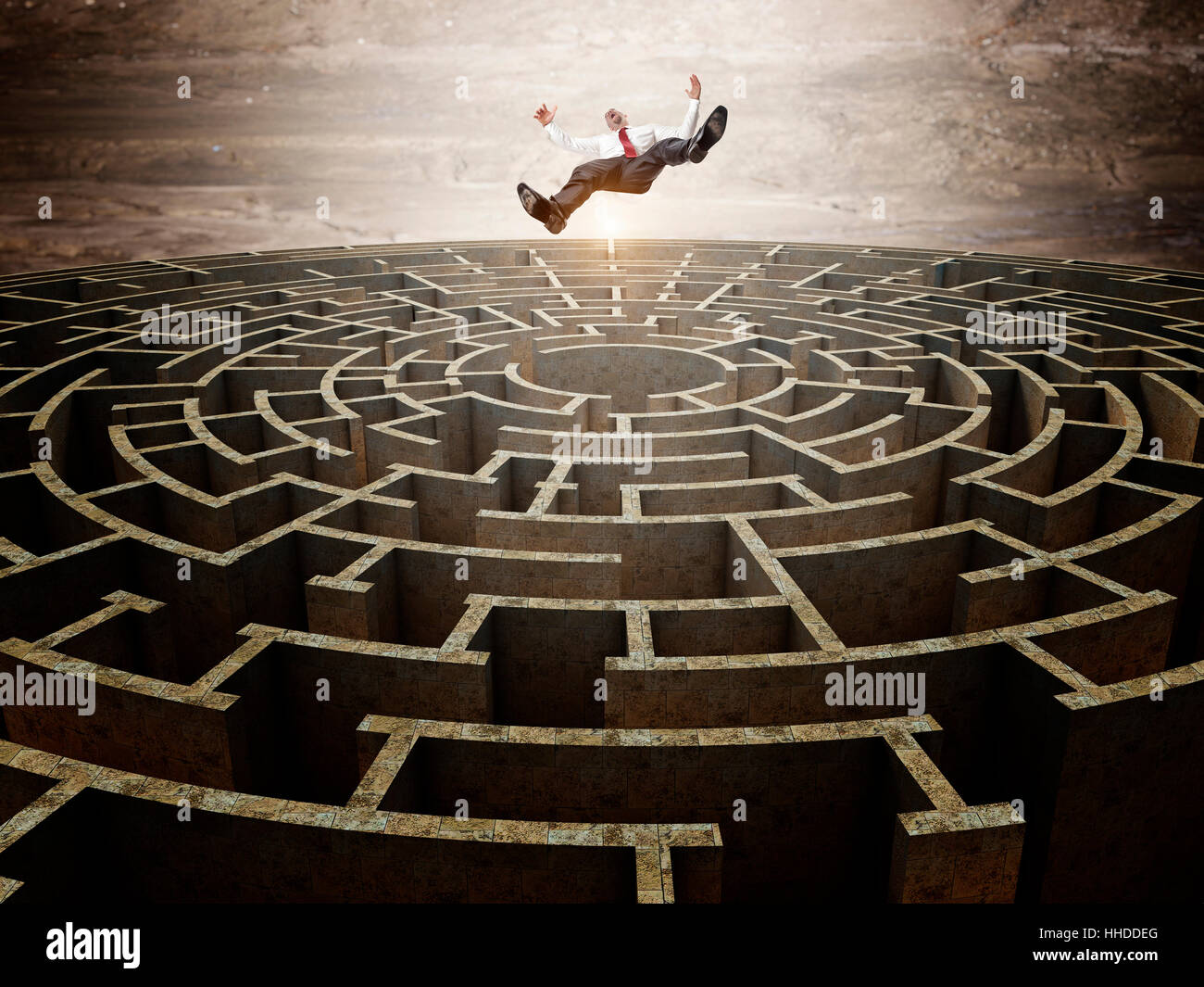 Man in the maze hi-res stock photography and images - Alamy