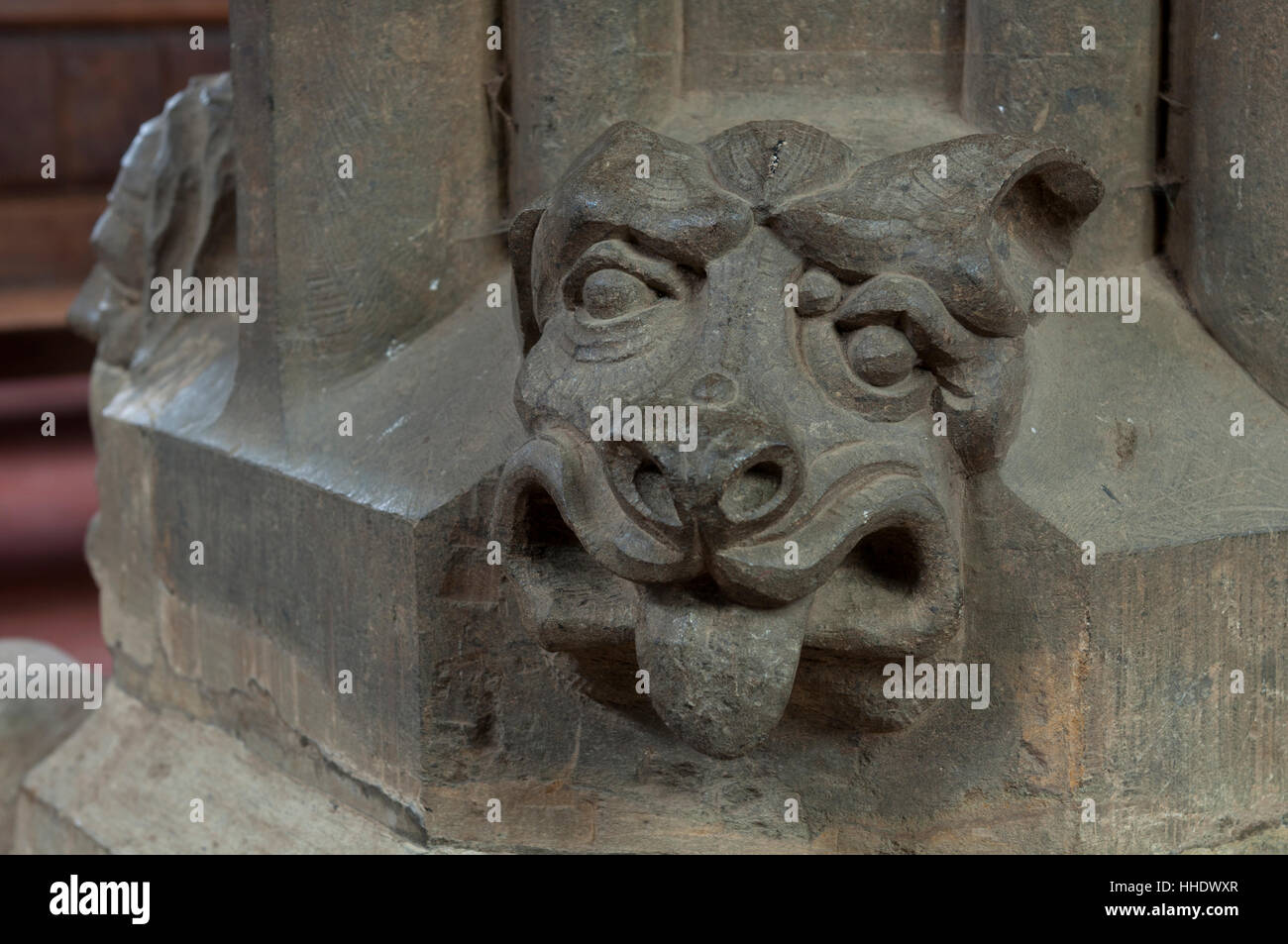 Column base hi-res stock photography and images - Alamy