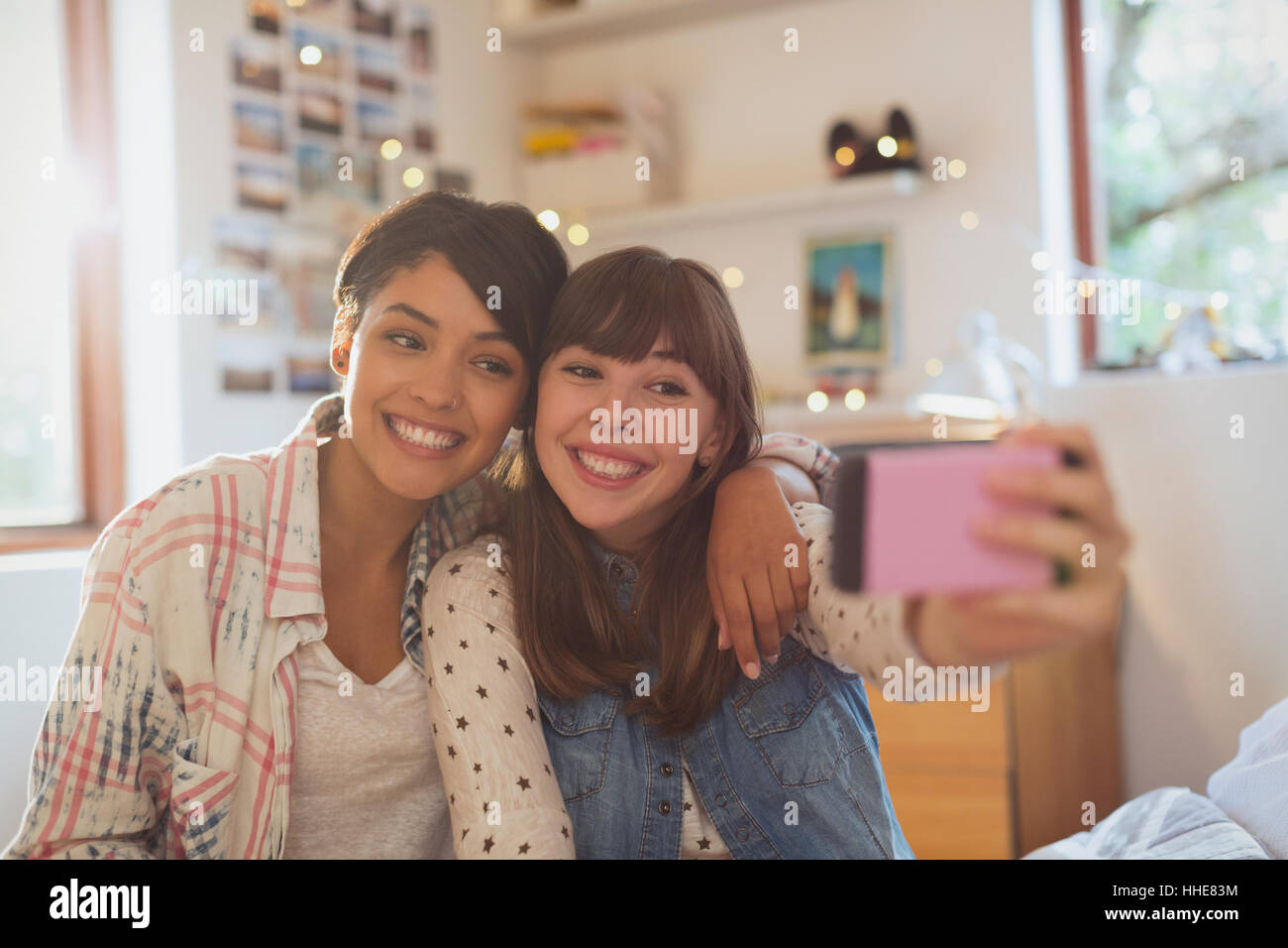 Young college student selfie hi-res stock photography and images - Alamy