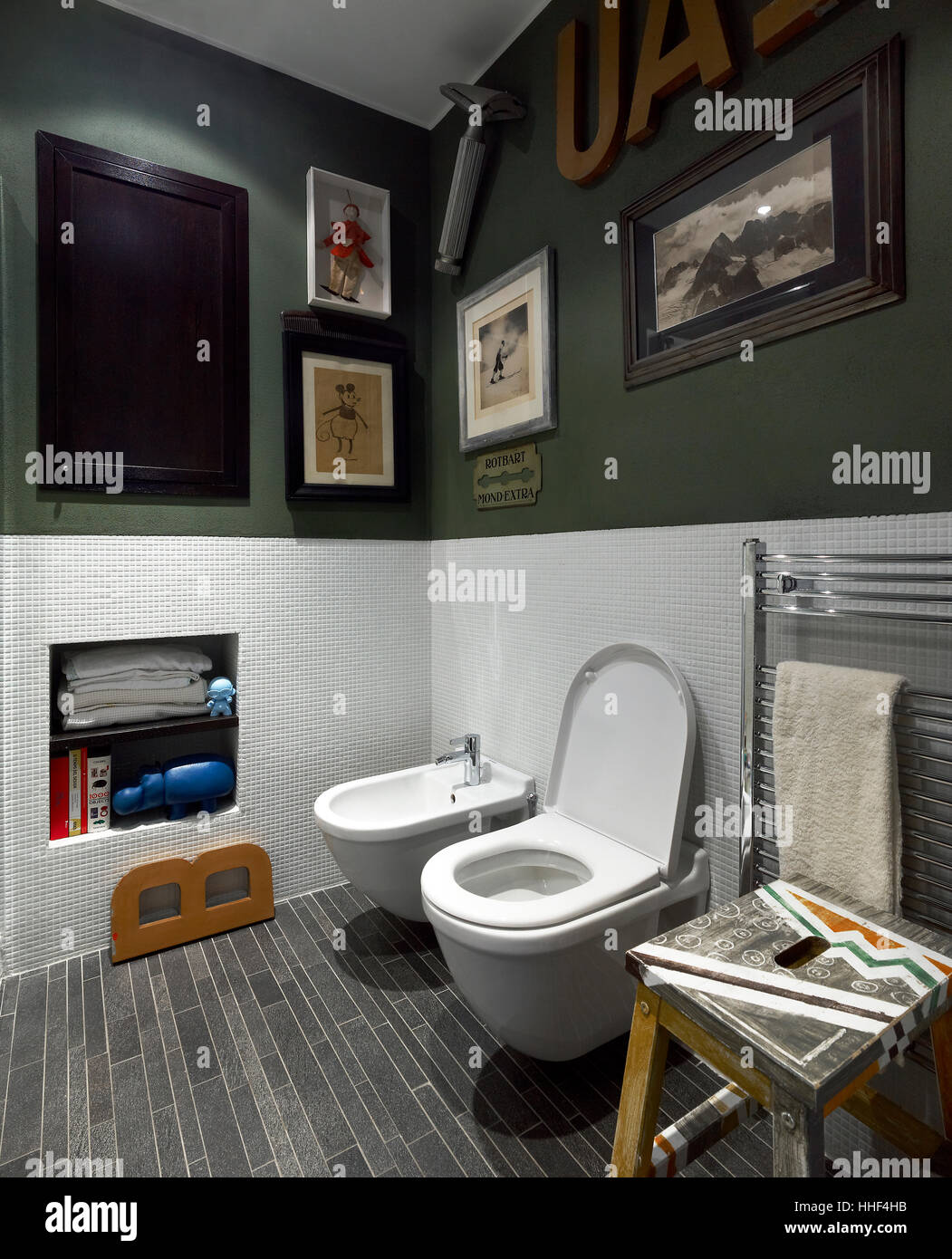 Interior of a contemporary toilette Stock Photo - Alamy