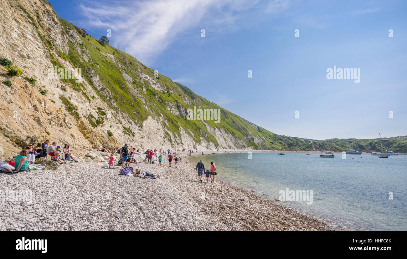 Great Britain, South West England, Dorset, Jurassic Coast, chalk cliff and pebbly beach at Lulworth Cove Stock Photo