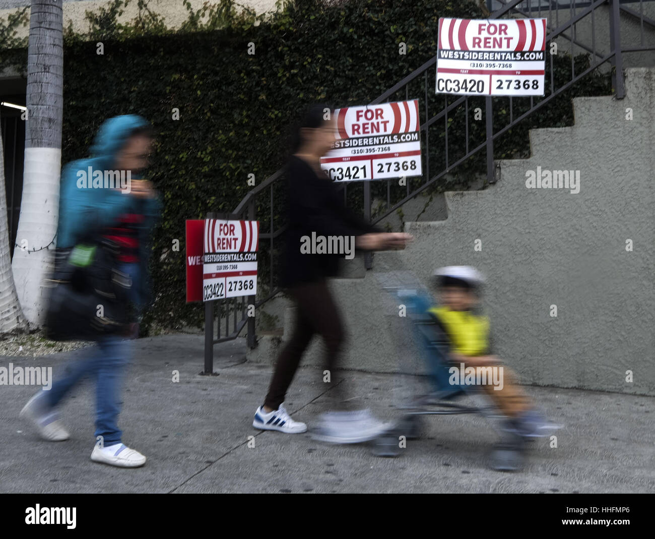 Los Angeles, USA. 18th Jan, 2017. Rental signs are seen outside a property in Los Angeles. Rents hit a new multiyear high in December as limited supply and high demand pushed costs higher, the U.S. Department of Labor reported today. Rents rose 4 percent, the strongest yearly gain since December 2007, the month the Great Recession began, compared to December 2015, the department said. Rents are appreciating at a high pace, particularly on the West Coast. Credit: ZUMA Press, Inc./Alamy Live News Stock Photo