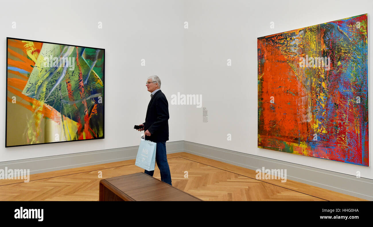 Museums. Who walks the exhibition of paintings of Cantor 27 Museums. Who walks the exhibition of paintings of Cantor 98