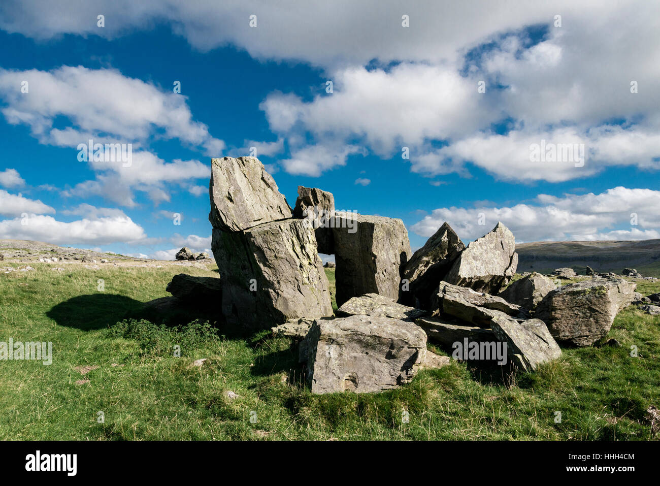 Crummack Dale Norber Erratic Boulders in the Yorkshire Dales Stock Photo