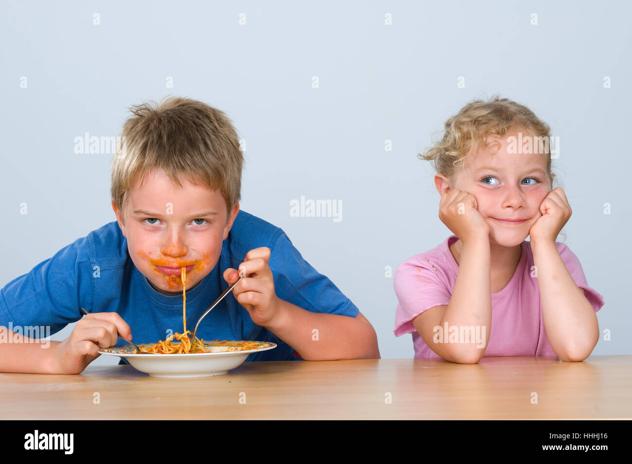 Lunch Rascel bar, tavern, food, aliment, bear, rascal, dish, meal, lunch, supper ...