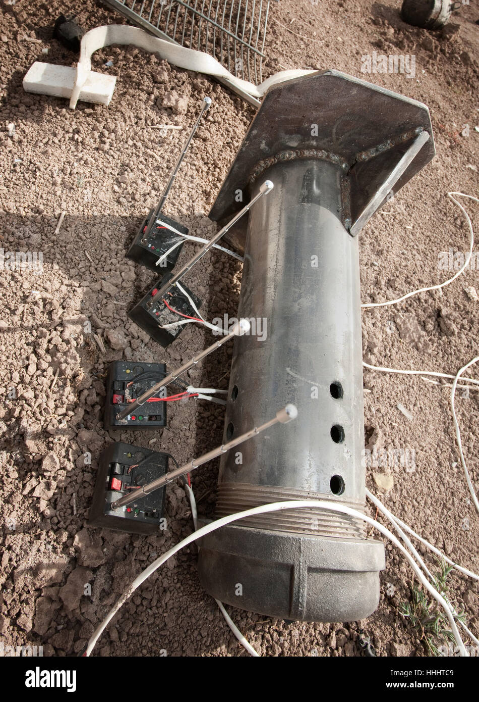 controller, desert, wasteland, antenna, bomb, device, dangerous