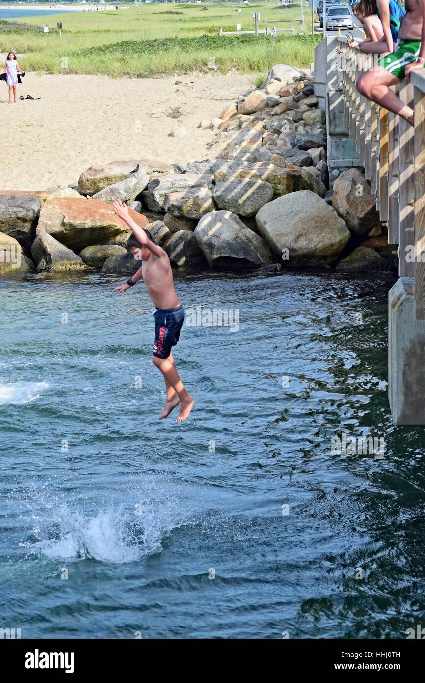 Jumping bridge swimming hires stock photography and images Alamy
