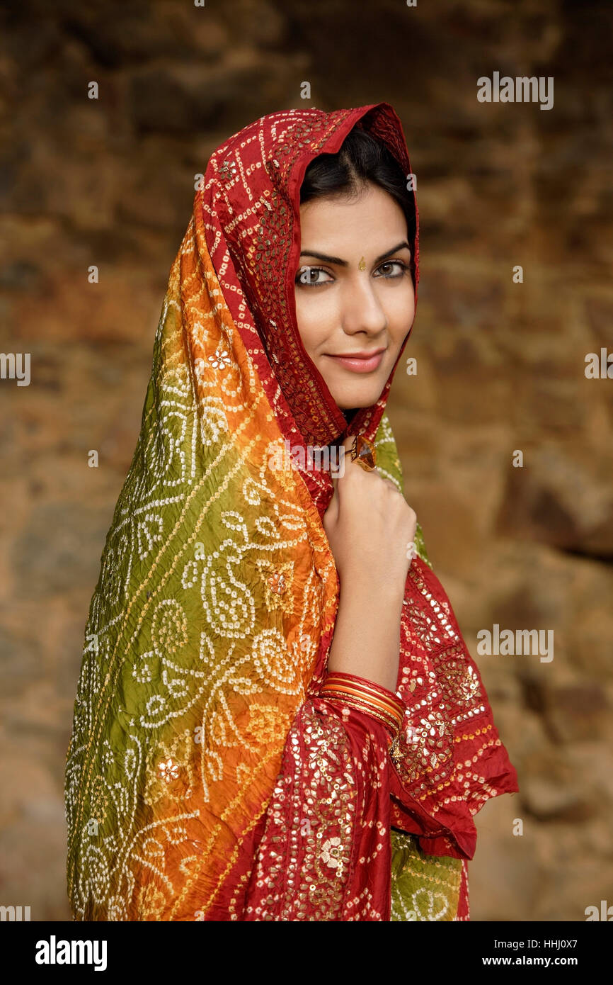 young woman in sari Stock Photo - Alamy