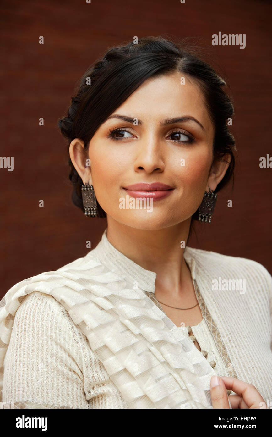 portrait of woman in sari Stock Photo - Alamy