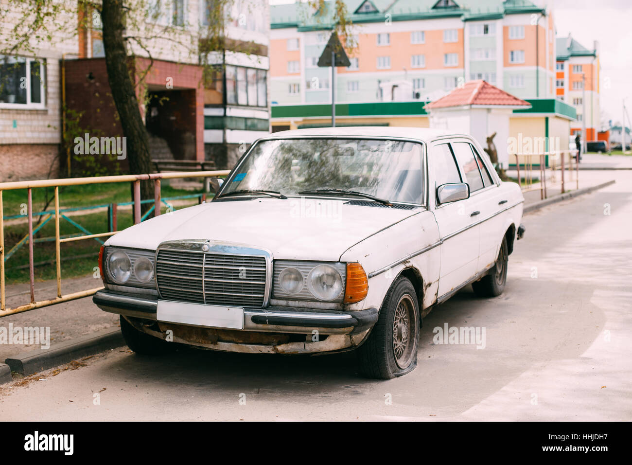Mercedes w123 hi-res stock photography and images - Alamy