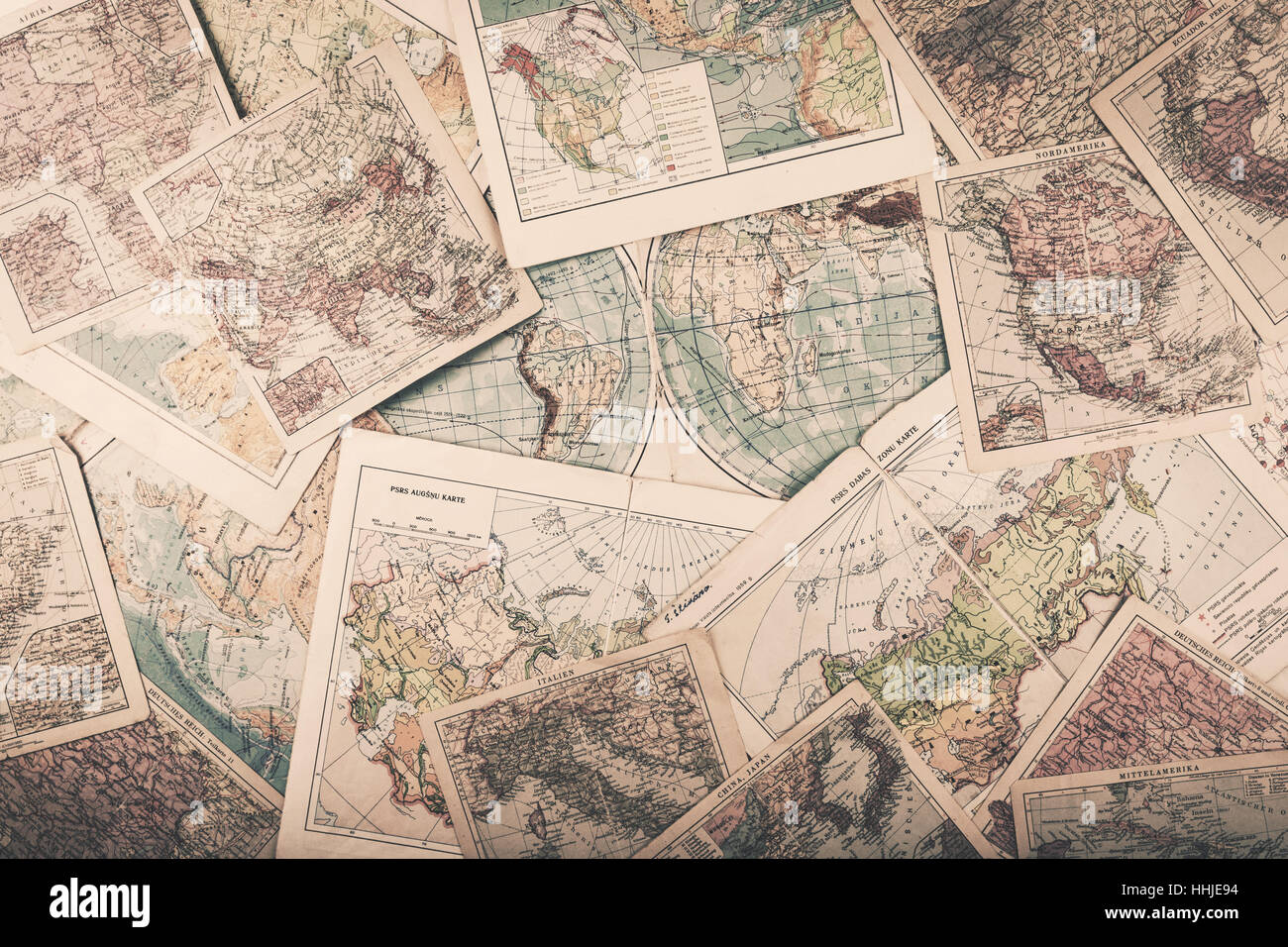 Vintage maps hi res stock photography - Old Vintage Maps Of The World HHJE94