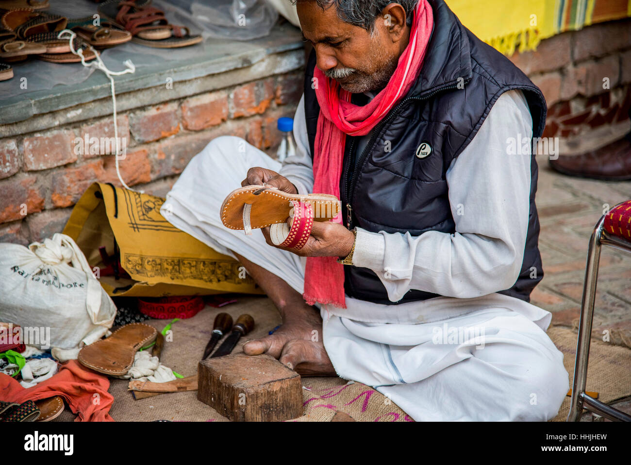 Shoe maker cobbler artisan hi res stock photography and images Alamy