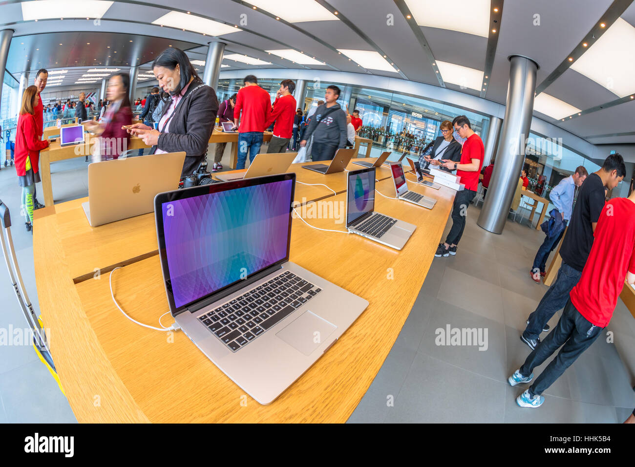 Apple Store laptop Stock Photo Alamy