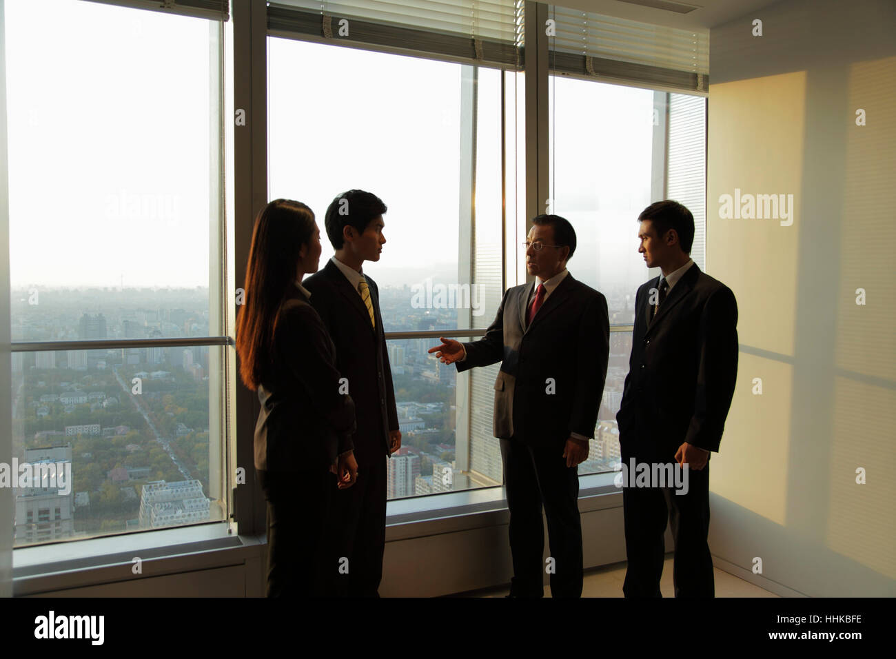 Businesspeople in front office hi-res stock photography and images - Alamy