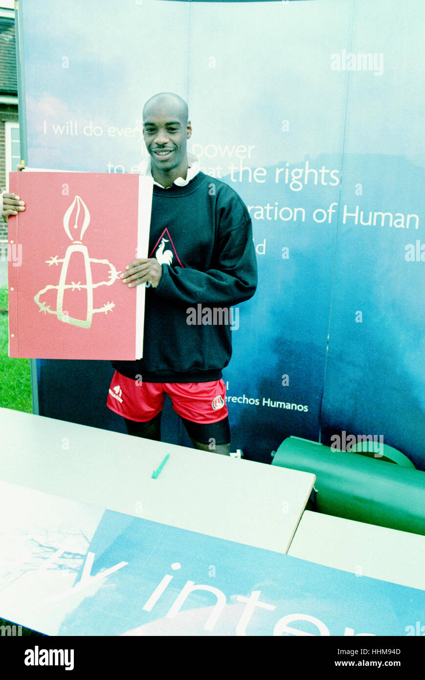 Charlton Athletic Richard Rufus signing up the the universal declaration of human rights in 1998 Stock Photo