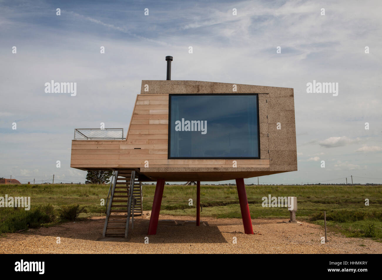 https://c8.alamy.com/comp/HHMKRY/the-cork-house-a-house-built-partly-of-recycled-cork-the-house-is-HHMKRY.jpg