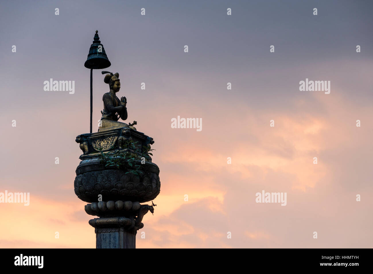 King's Statue Pillar at sunset, Durbar Square, Bhaktapur, Bhaktapur District, Nepal Stock Photo