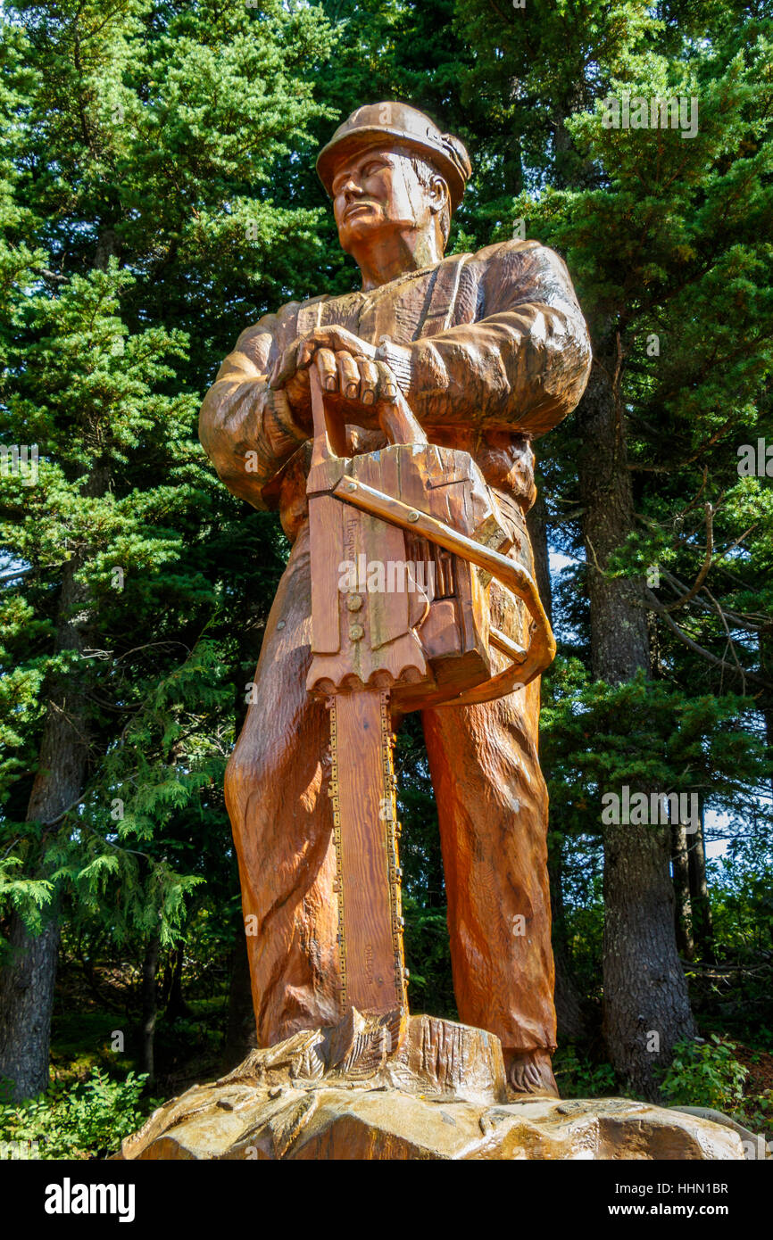 Glenn Greensides' wood sculptures, 'Tribute To The Forest', on Grouse Mountain, Vancouver, Canada. Stock Photo