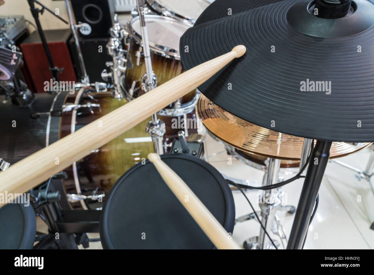 Large bass drum hi-res stock photography and images - Alamy