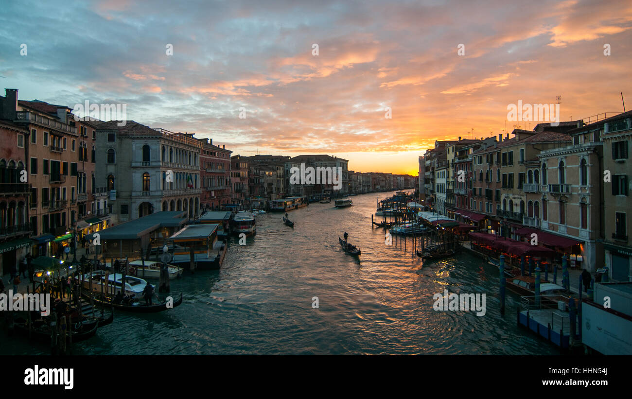 Venice grand canal gondola sunset hi-res stock photography and images ...