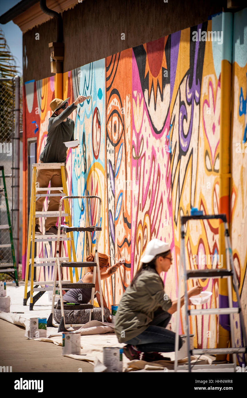 Mural painting group hires stock photography and images Alamy
