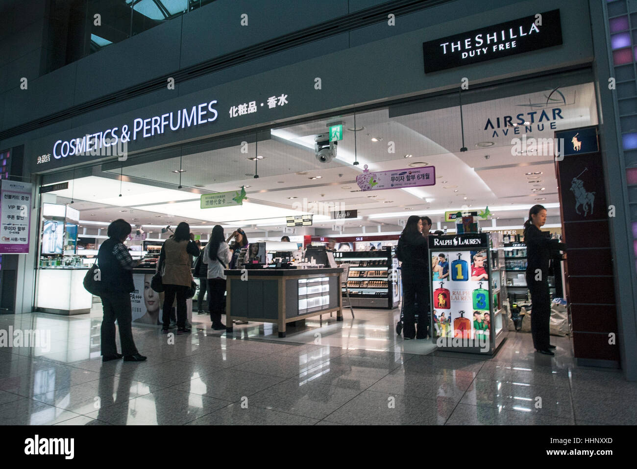 Incheon airport louis vuitton hi-res stock photography and images - Alamy