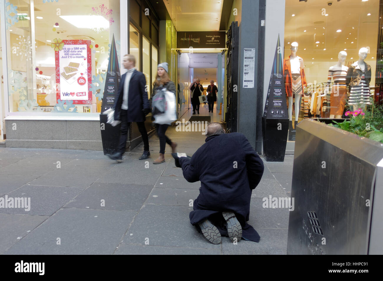 Beggar outside Princes Square, Buchanan Street, Glasgow, Scotland, UK Stock Photo