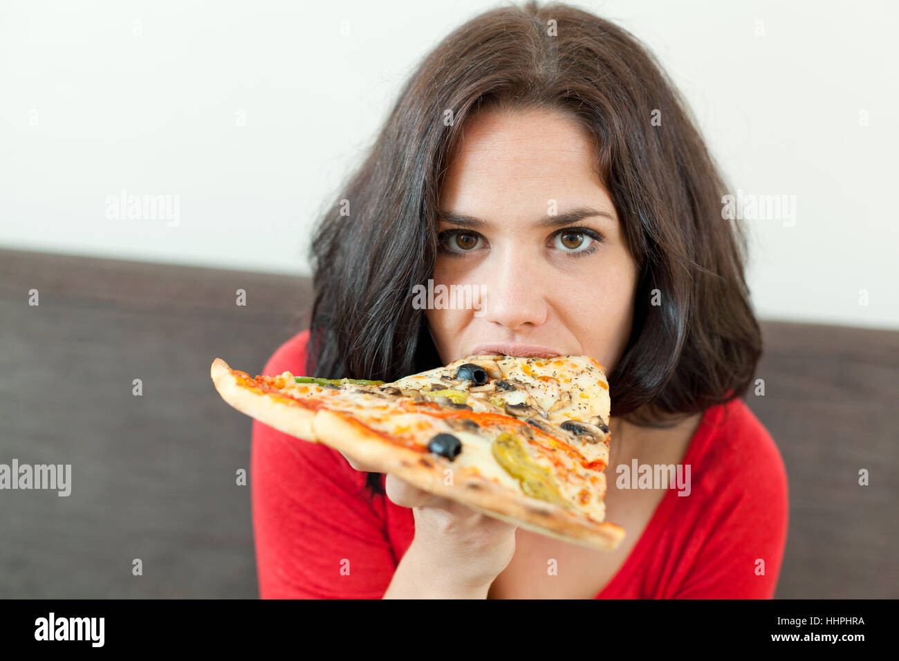 Желание съесть что либо. Обоняние вкусно. Девушка с пирожными. Как люди едят еду с анорексией. Желание съесть что либо.