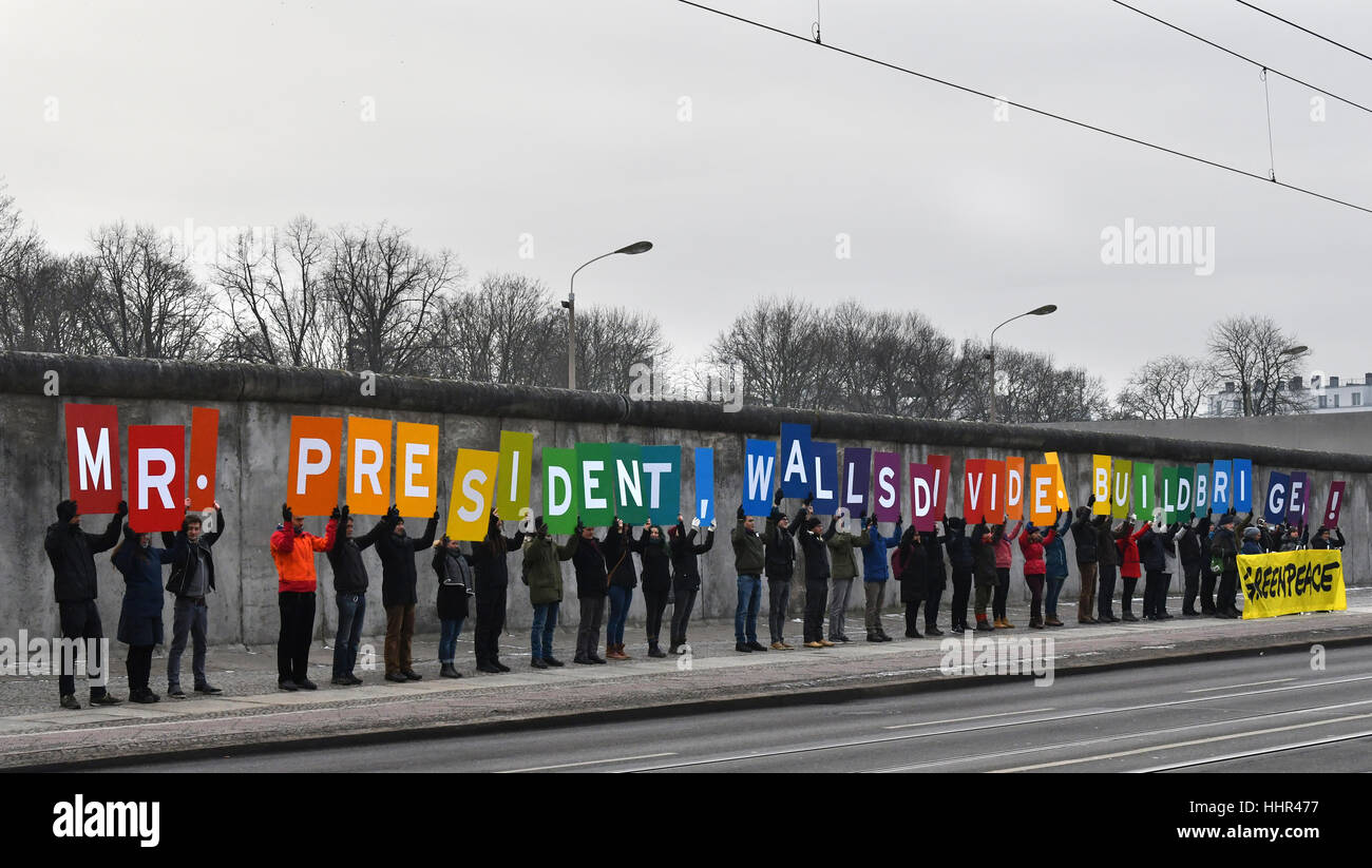 Berlin, Germany. 20th Jan, 2017. 'Mr. President, Walls divide. Build