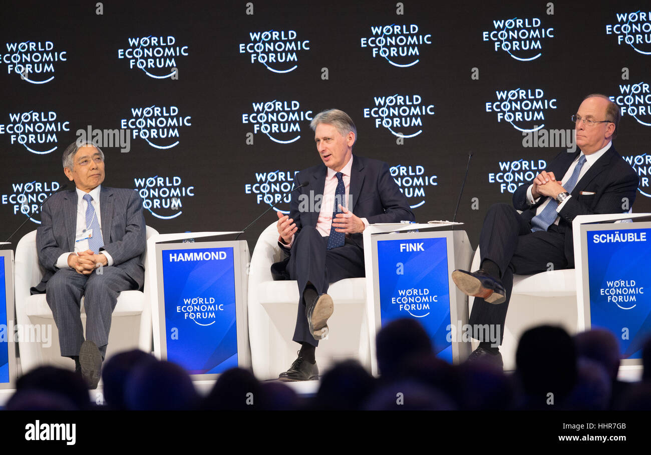 (1701020) -- DAVOS, Jan. 20, 2017 (Xinhua) -- Philip Hammond (C),  the United Kingdom's Chancellor of the Exchequer, attends the annual meeting of the World Economic Forum (WEF) in Davos, Switzerland, Jan. 20, 2017. (Xinhua/Xu JInquan)(gl) Stock Photo