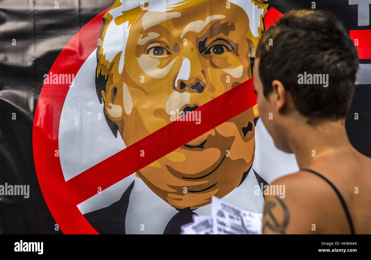 Sao Paulo, Brazil. 20th Jan, 2017. Women and social movements protest against President-elect Donald Trump, on Avenida Paulista. Credit: Cris Faga/ZUMA Wire/Alamy Live News Stock Photo