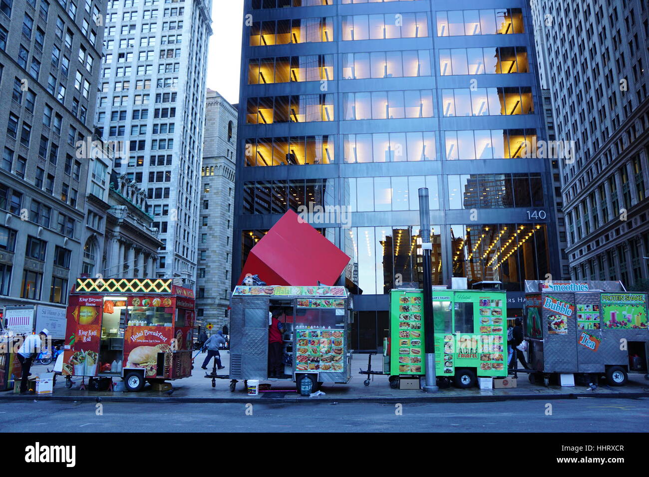 Street vendors manhattan new york hi-res stock photography and images