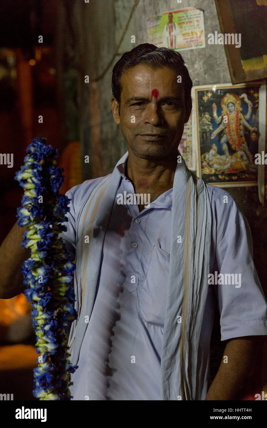 Indian garland hires stock photography and images Alamy